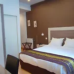Logis Grand Pelisson Hotel 3*