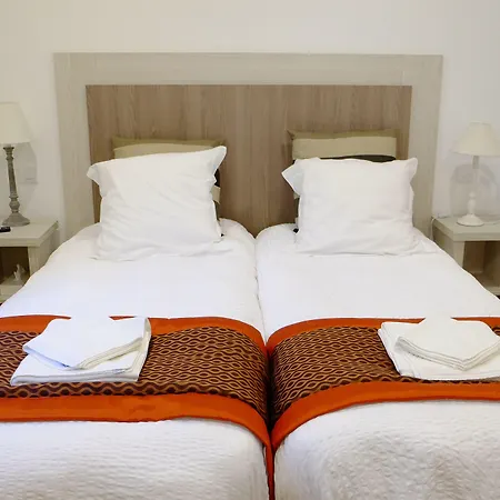 Logis Grand Pelisson Hotel