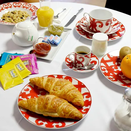 Logis Grand Pelisson Hotel 3*