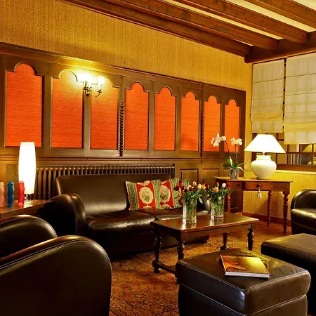 Logis Grand Pelisson Hotel