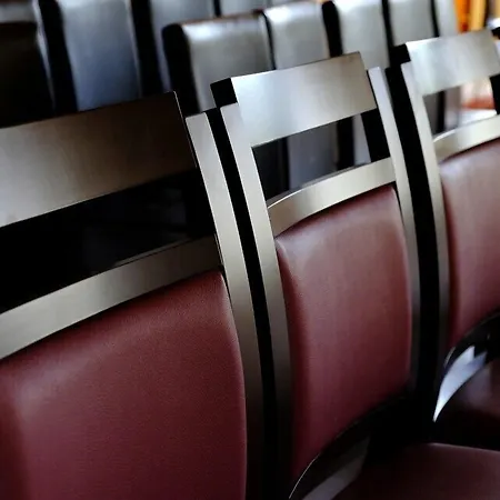 Logis Grand Pelisson ホテル 3*