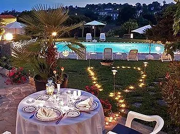 Hotel Logis Grand Pelisson 3*
