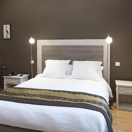 Logis Grand Pelisson Hotel 3*