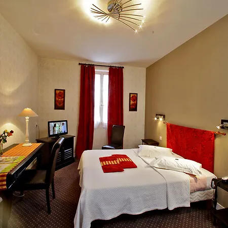 Hotel Logis Grand Pelisson 3*