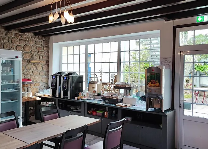 Hotel Logis Grand Hotel Pelisson 3*