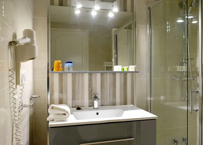 Hotel Logis Grand Pelisson