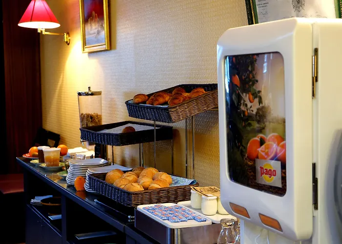 Logis Grand Hotel Pelisson Hotel