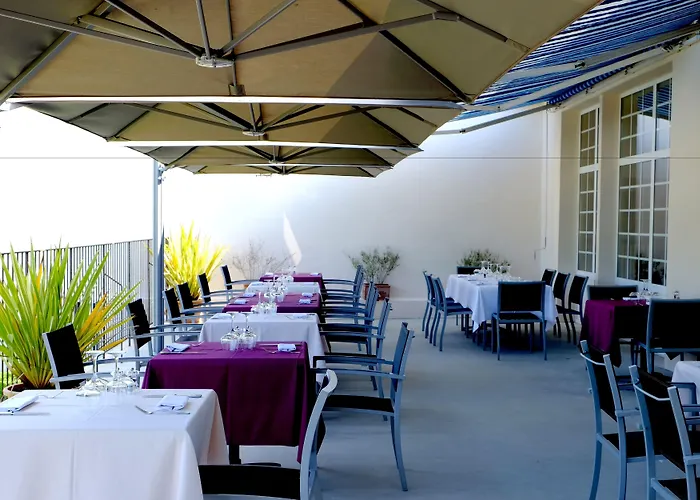 Logis Grand Hotel Pelisson Hotel