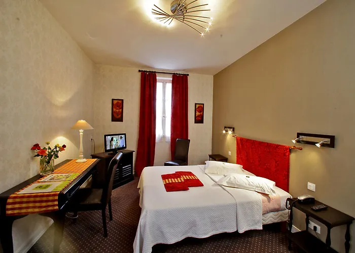 Hotel Logis Grand Hotel Pelisson 3*
